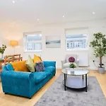Lovely Bristol Gem - Sleeps 23
