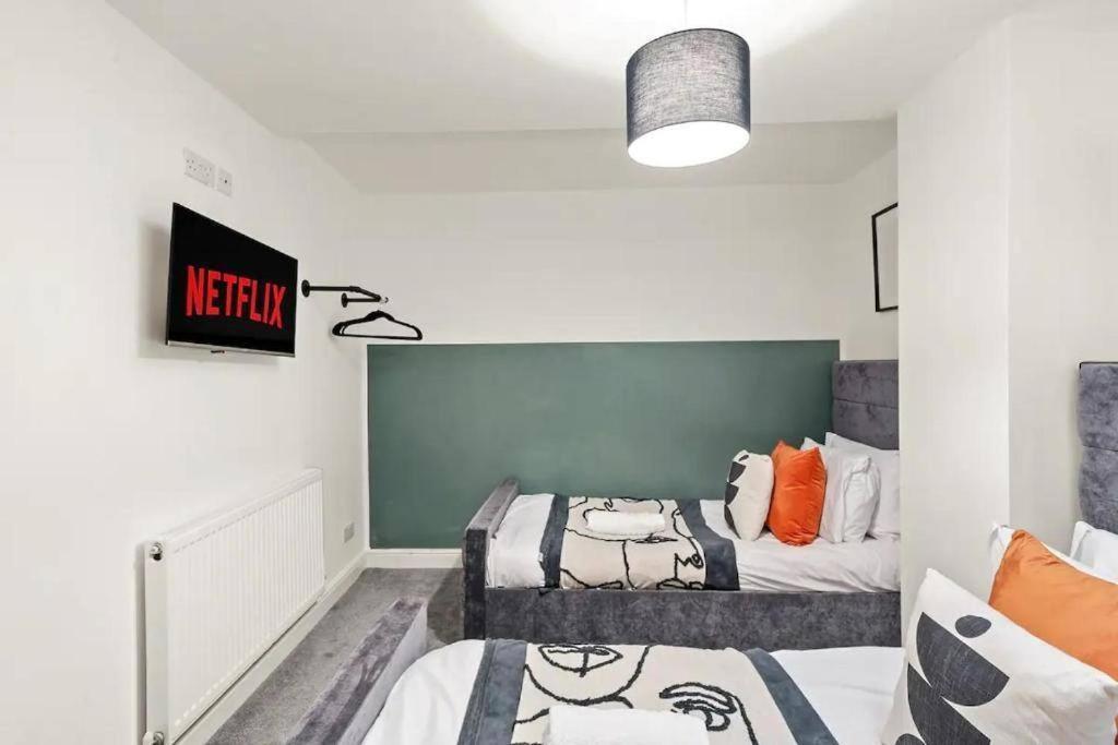Lovely Gem - Sleeps 22