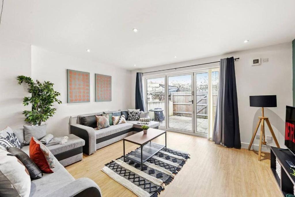 Apartment Lovely Gem - Sleeps 22 *