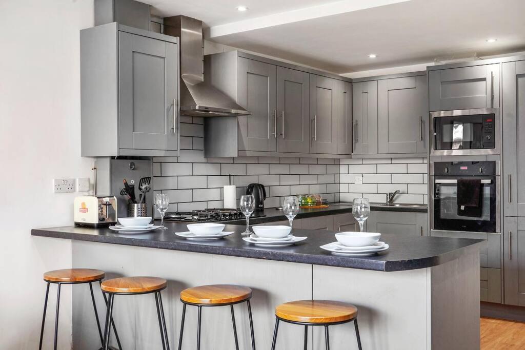 Apartment Lovely Gem - Sleeps 22