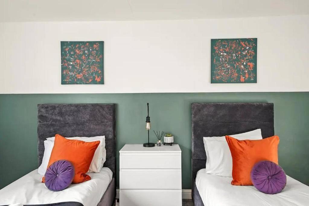Lovely Gem - Sleeps 22