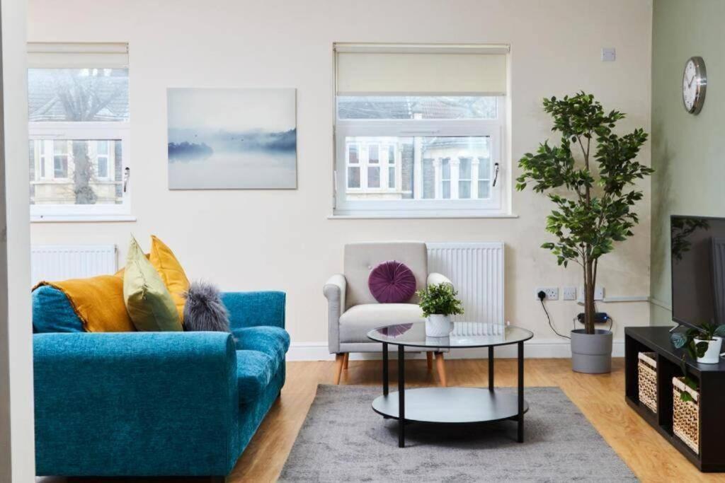 Apartment Lovely Gem - Sleeps 22 *